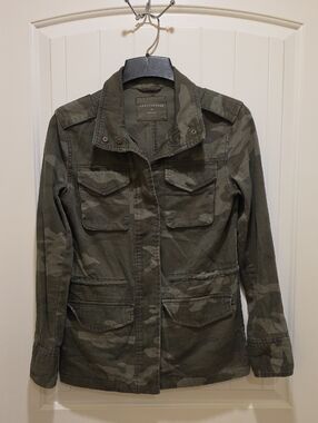 Aeropostale Women's Green Camoflage Utility Jacket Size XS